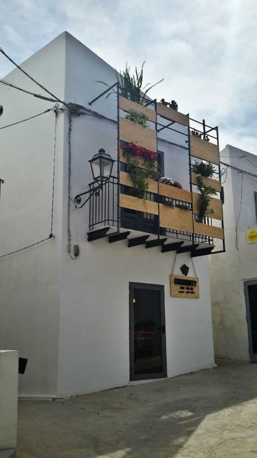 Community Rooms & Wine Favara Buitenkant foto